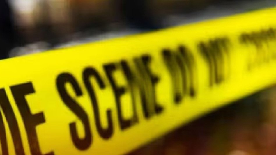 തൃശ്ശൂർ മണലൂരിൽ വീട്ടമ്മയുടെ മൃതദേഹം അയൽവാസിയുടെ പറമ്പിൽ കത്തിക്കരിഞ്ഞ നിലയിൽ