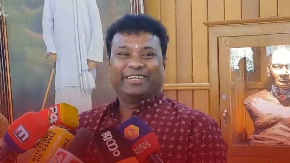 ചരിത്ര തീരുമാനവുമായി കേരള കലാമണ്ഡലം; ഭരതനാട്യ വിഭാഗം അസിസ്റ്റൻ്റ് പ്രൊഫസറായി RLV രാമകൃഷ്ണൻ