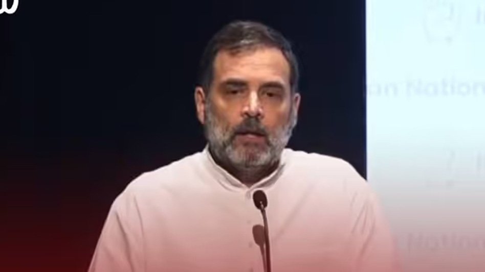 ‘രാജ്യദ്രോഹം’; ആർ‌എസ്‌എസ് മേധാവിയുടെ പരാമർശത്തെ വിമർശിച്ച് പ്രതിപക്ഷ നേതാവ് രാഹുൽ ഗാന്ധി