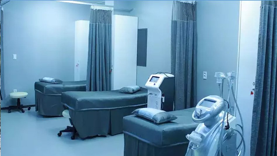 ആലപ്പുഴയിൽ വൈകല്യങ്ങളോടെ ജനിച്ച കുഞ്ഞ് അതീവ ഗുരുതരാവസ്ഥയിൽ; വെൻ്റിലേറ്ററിലേക്ക് മാറ്റി, 72 മണിക്കൂർ നിരീക്ഷണം