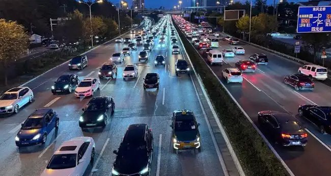 എയ്‌റോ ഇന്ത്യ 2025: ബെംഗളൂരുവിൽ ഈ ദിവസങ്ങളിൽ ഗതാഗത നിയന്ത്രണം, ബദൽ റൂട്ട് ഉപയോഗിക്കാൻ നിർദേശം, പാസ് വിതരണം ആരംഭിച്ചു