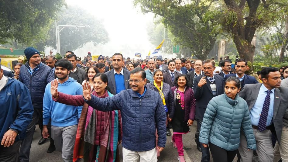 സ്വന്തമായി കാറില്ല, വീടില്ല,ആകെ 1.73 കോടി രൂപയുടെ ആസ്തി; സത്യവാങ്മൂലത്തിൽ അരവിന്ദ് കെജ്‌രിവാൾ 