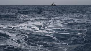 ബോട്ട് മുങ്ങി 27 കുടിയേറ്റക്കാർ മരിച്ചു, 87 പേരെ രക്ഷപ്പെടുത്തി; സംഭവം ടുണീഷ്യയിൽ