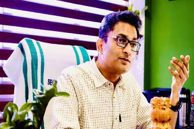 എന്‍. പ്രശാന്തിന്റെ സസ്‌പെന്‍ഷന്‍ നീട്ടി; നാല് മാസം കൂടി പുറത്ത്