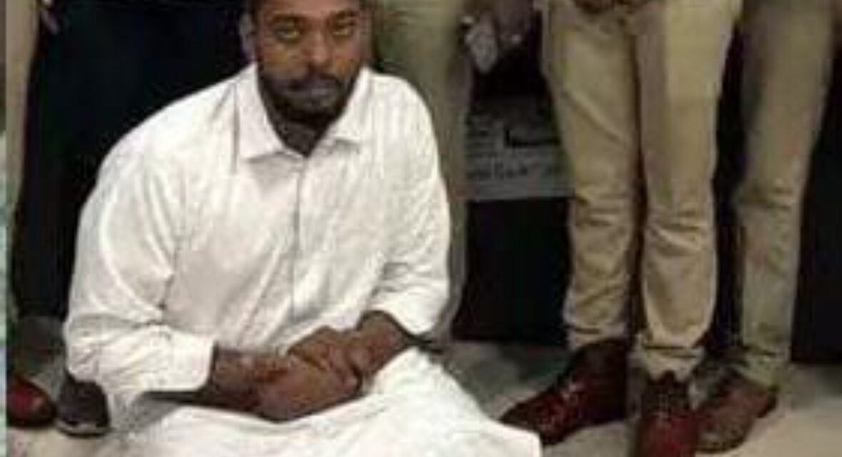 ആലുവയില്‍ പട്ടാപ്പകല്‍ വീട് കുത്തിത്തുറന്ന് 40 പവനും എട്ടര ലക്ഷം രൂപയും കവർന്ന സംഭവത്തില്‍ വൻവഴിത്തിരിവ്