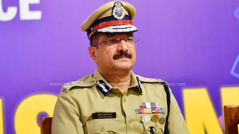 പൊതുവഴി തടസ്സപ്പെടുത്തി ഇനി ഘോഷയാത്ര വേണ്ട! കർശന നിർദ്ദേശവുമായി ഡിജിപി