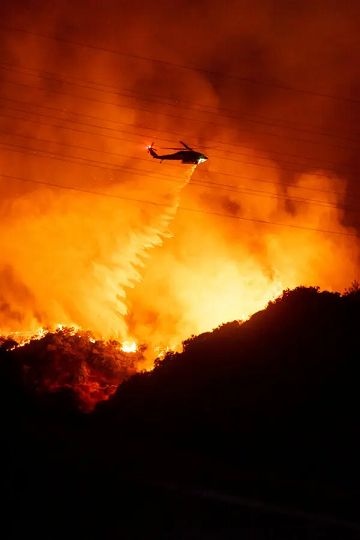 കത്തിയമരുന്ന ലോസ് ആഞ്ചല്‍സ്: കൂടുതല്‍ പ്രദേശങ്ങളിലേക്ക് തീ പടരുന്നു; ഇതുവരെ 16 മരണം