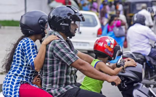 ഹെല്‍മറ്റ് വയ്ക്കുമ്പോള്‍ തല ചൊറിച്ചിലും മുടി കൊഴിച്ചിലും ആണോ?; ഹെല്‍മറ്റ് ധരിക്കുമ്പോള്‍ ശ്രദ്ധിക്കേണ്ട ചില കാര്യങ്ങള്‍