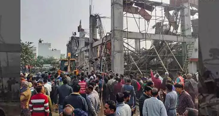ഉത്തർപ്രദേശിൽ നിർമാണത്തിലിരുന്ന റെയിൽവേ സ്റ്റേഷൻ തകർന്നുവീണ സംഭവം അന്വേഷിക്കാൻ മൂന്നംഗ സമിതി