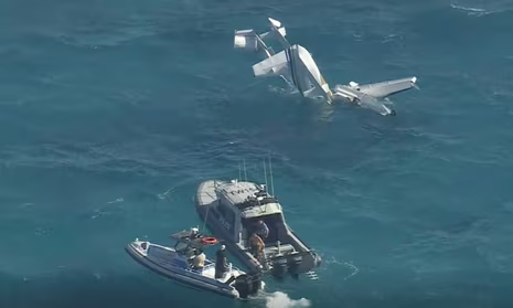 ടേക്ക് ഓഫിനിടെ കടലിലേക്ക് കൂപ്പുകുത്തി ജല വിമാനം; മൂന്ന് പേർക്ക് ദാരുണാന്ത്യം