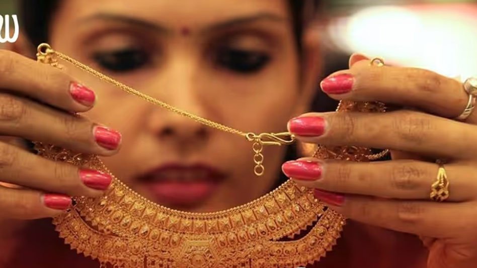 പതിവ് തെറ്റിയില്ല! സ്വർണ വിലയിൽ വീണ്ടും കുതിപ്പ്, ഇന്നത്തെ നിരക്ക് ഇങ്ങനെ