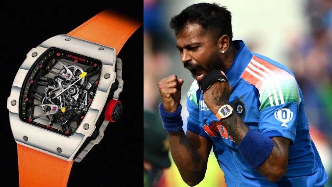 ഇന്ത്യ – പാക് മത്സരത്തിനിടെ താരമായി ഹാര്‍ദിക് പാണ്ഡ്യയുടെ 7 കോടി രൂപ വിലയുള്ള വാച്ച്