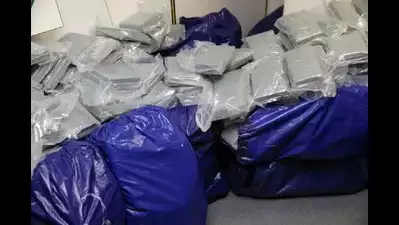 മുംബൈയിൽ നാർക്കോട്ടിക് കൺ​ട്രോൾ ബ്യൂറോ 200 കോടിയുടെ മയക്കുമരുന്ന് പിടികൂടി