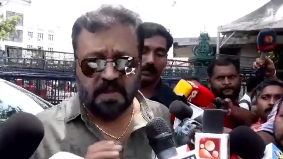 ആശ വർക്കർമാരുടെ സമരപ്പന്തൽ സന്ദർശിച്ച് സുരേഷ് ഗോപി
