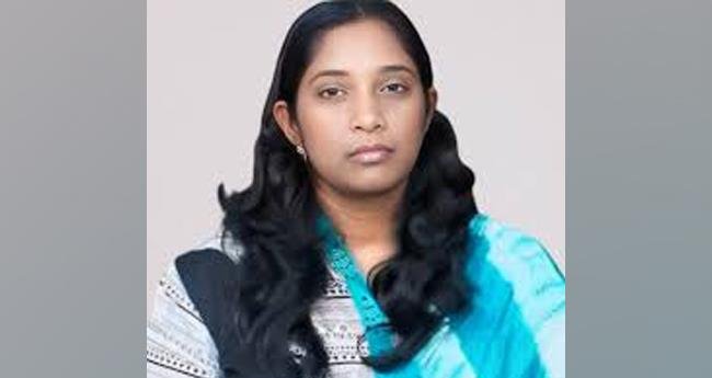 ദു​ബാ​യി​യി​ൽ നി​ന്ന് അ​വ​ധി​ക്കാ​യി നാ​ട്ടി​ലെ​ത്തി; വീ​ട്ടി​ലേ​ക്കു​ള്ള യാ​ത്ര​യ്ക്കി​ടെ ഡോ​ക്‌​ട​ർ​ക്ക് ദാ​രു​ണാ​ന്ത്യം