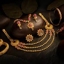 സ്വർണവില വീണ്ടും സർവ്വകാല റെക്കോർഡിൽ; 5 ദിവസത്തിനിടെ 1,400 രൂപയുടെ വർദ്ധനവ്