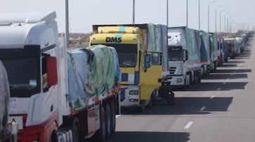 റമദാൻ മാസത്തിൽ ഇസ്രായേലിന്റെ ക്രൂരത, ​ഗാസയിലേക്കുള്ള സഹായവിതരണം തടയുന്നു, ട്രക്കുകൾക്ക് വിലക്ക്