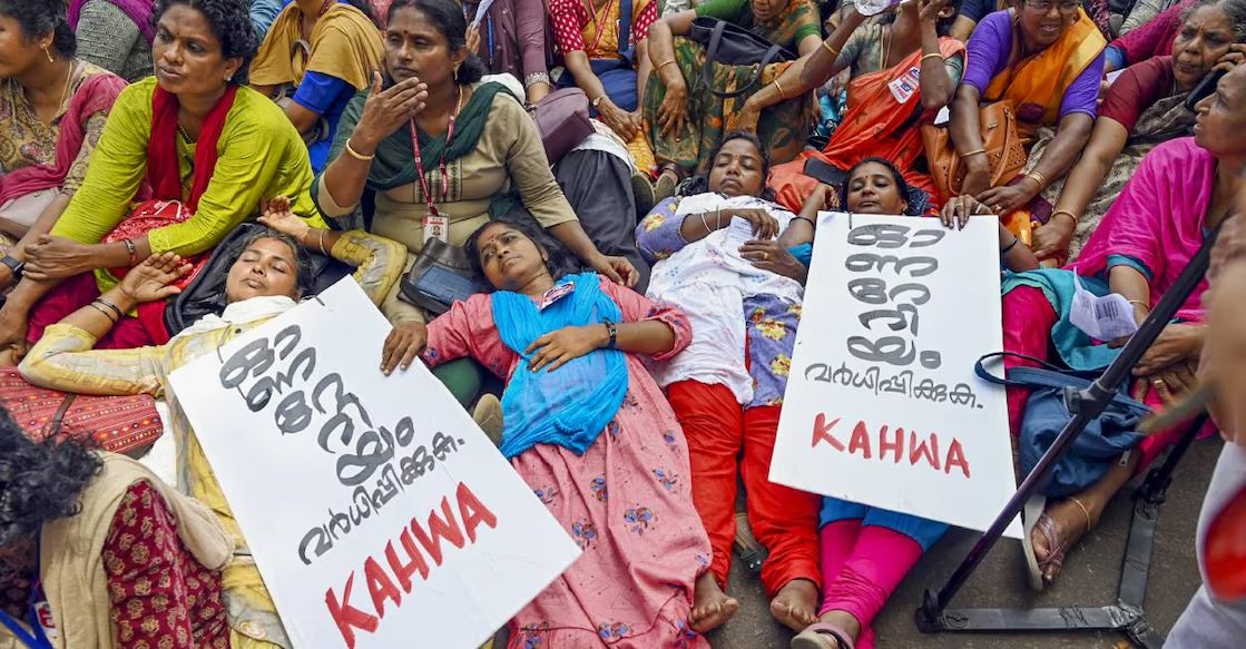 സെക്രട്ടേറിയറ്റ് പടിക്കല്‍ ആശാ വർക്കർമാർ നടത്തുന്ന സമരം കടുപ്പിക്കുന്നു