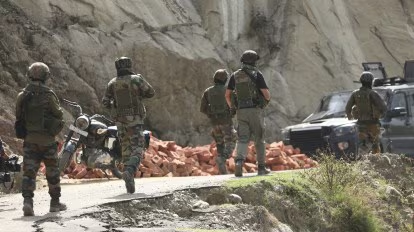 കത്വ ഏറ്റുമുട്ടല്‍: മൂന്ന് പൊലീസുകാര്‍ക്ക് വീരമൃത്യു, ഒരു ഭീകരനെ കൂടി വധിച്ചു