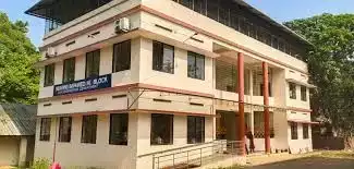 കളമശേരി പോളിടെക്നിക്ക് ഹോസ്റ്റലിൽ പ്രത്യേക ‘ഗ്യാങ്’; വലിക്കുന്നത് കഞ്ചാവ് ബീഡി, നടക്കുന്നത് കൂട്ടുകച്ചവടം