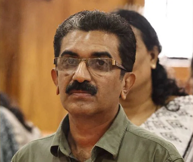 ‘അപവാദ പ്രചാരണം അവസാനിപ്പിക്കണം’: യൂട്യൂബ് ചാനലുകൾക്കെതിരെ നവീൻ ബാബുവിന്റെ മകൾ