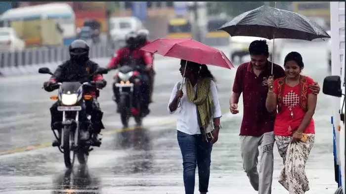 ന്യൂനമർദ്ദ സാധ്യത; സംസ്ഥാനത്ത് ഇടിമിന്നലോടുകൂടിയ മഴ തുടരും