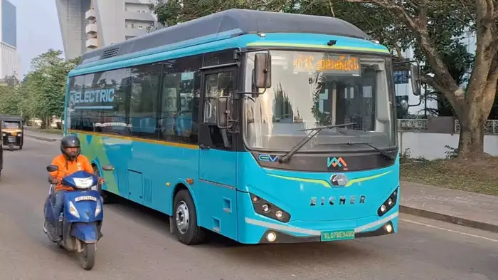 തൃപ്പൂണിത്തുറയിൽനിന്ന് ഫീഡ‍ർ ബസുകൾ, ടെക്കികൾക്ക് ഇൻഫോപാർക്കിലേക്ക് എത്താൻ പുതിയ സൗകര്യം; നടപടികളാരംഭിച്ച് കെഎംആർഎൽ