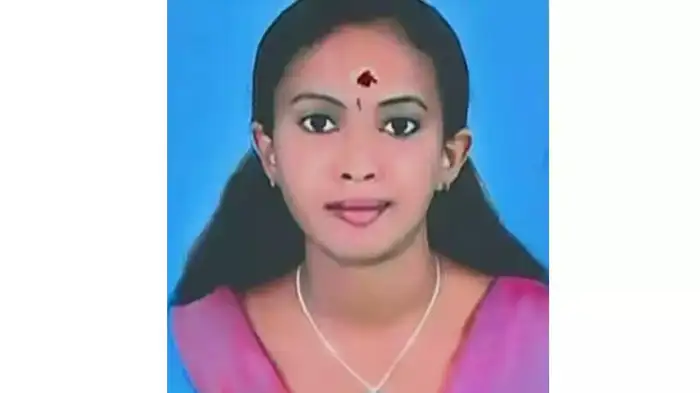  മരണസമയം ഭാരം 21 കിലോ മാത്രം, ഭക്ഷണം പോലും ഇല്ലാത്ത വിധത്തിൽ ആമാശയം; തുഷാരയെ കൊന്നത് പട്ടിണിക്കിട്ട്