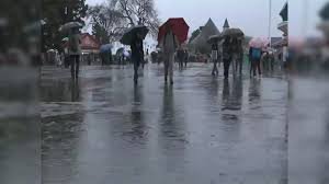 സംസ്ഥാനത്ത് ഇടിമിന്നലോട് കൂടിയ ശക്തമായ മഴ; മൂന്ന് ജില്ലകളിൽ യെല്ലോ അലർട്ട്