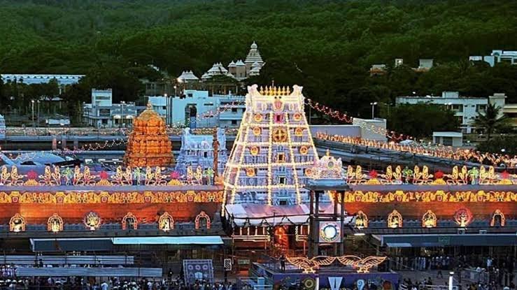 തിരുപ്പതി ക്ഷേത്ര ദർശനം മുടങ്ങി, എയർലൈൻ കമ്പനിക്ക് 26000 രൂപ പിഴ ചുമത്തി ഉപഭോക്‌തൃ തർക്ക പരിഹാര കമ്മീഷൻ