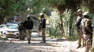 പഹൽഗാം ഭീകരാക്രമണം; ഭീകരരെ സുരക്ഷാസേന കണ്ടെത്തിയെന്ന് റിപ്പോർട്ട്, വെടിവെയ്പ്പ്, രാത്രി ഭക്ഷണം തേടിയെത്തി