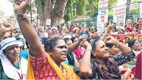 ഓണറേറിയം വർധന പ്രഖ്യാപിക്കുംവരെ സമരം തുടരുമെന്ന് ആശമാർ