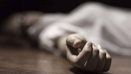 എറണാകുളം ജില്ലാ ജയിലില്‍ പ്രതികള്‍ പൊലീസ് ഉദ്യോഗസ്ഥന്റെ കൈ തല്ലിയൊടിച്ചു