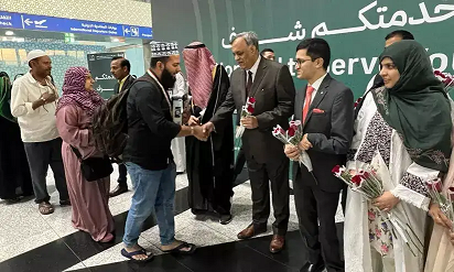 ആദ്യ ഹജ്ജ്​ സംഘം സൗദിയിലെത്തി; തീർഥാടർക്ക് മദീനയിൽ ഊഷ്മള സ്വീകരണം