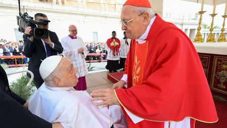 ശിമെയോന്റെ മാതൃകയിൽ ക്രിസ്തുവിനൊപ്പം യാത്ര ചെയ്യുക: ഫ്രാൻസിസ് പാപ്പാ