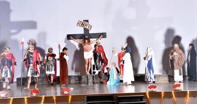 ’പു​ന​രു​ത്ഥാ​നം’ നാ​ട​കം വേ​റി​ട്ട​താ​യി; യു​ട്യൂ​ബി​ല്‍ ത​രം​ഗ​മാ​യി ’ത​മ്പു​രാ​നെ’ എ​ന്ന ഗാ​നം