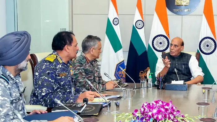 സൈനിക നീക്കവുമായി പാകിസ്താൻ; ഇന്ത്യയുടെ വാർത്താ സമ്മേളനം രാവിലെ 10 മണിയ്ക്ക്