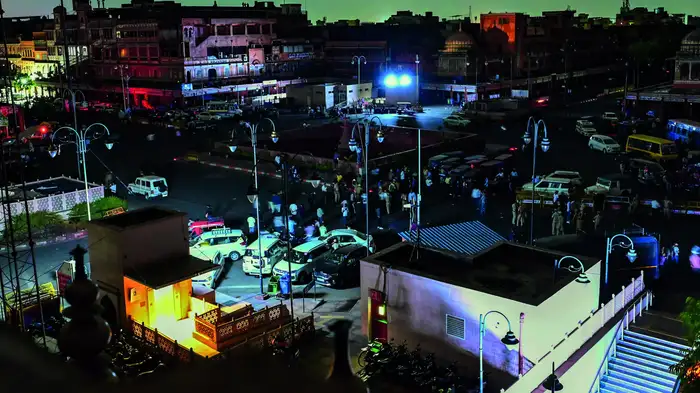 ദേശീയപാതയിൽ കാറുകൾ നിർത്തി ലൈറ്റ് ഓഫ് ചെയ്ത് ജനം; മോക്ക് ഡ്രില്ലിൽ അണിചേർന്നത് 15 ലക്ഷം പേർ, കേരളത്തിൽ 126 ഇടങ്ങളിൽ