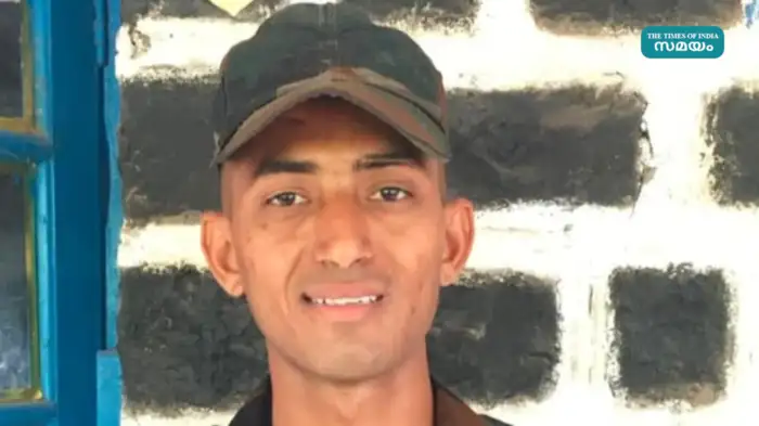 ‘ഞാൻ എതിർത്തിട്ടും സൈന്യത്തിൽ ചേർന്നു; ഒരു വർഷമെങ്കിലും പട്ടാള യൂണിഫോം ധരിക്കണമെന്നായിരുന്നു ആഗ്രഹം’: പാക് ആക്രമണത്തിൽ കൊല്ലപ്പെട്ട ജവാന്റെ പിതാവ്