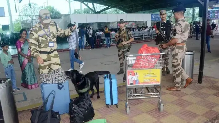  വിമാനത്താവളങ്ങളിൽ സുരക്ഷ ശക്തമാക്കി ഇന്ത്യ; പുതിയ നിയന്ത്രണങ്ങൾ, നിരവധി എയർപോർട്ടുകൾ അടച്ചു