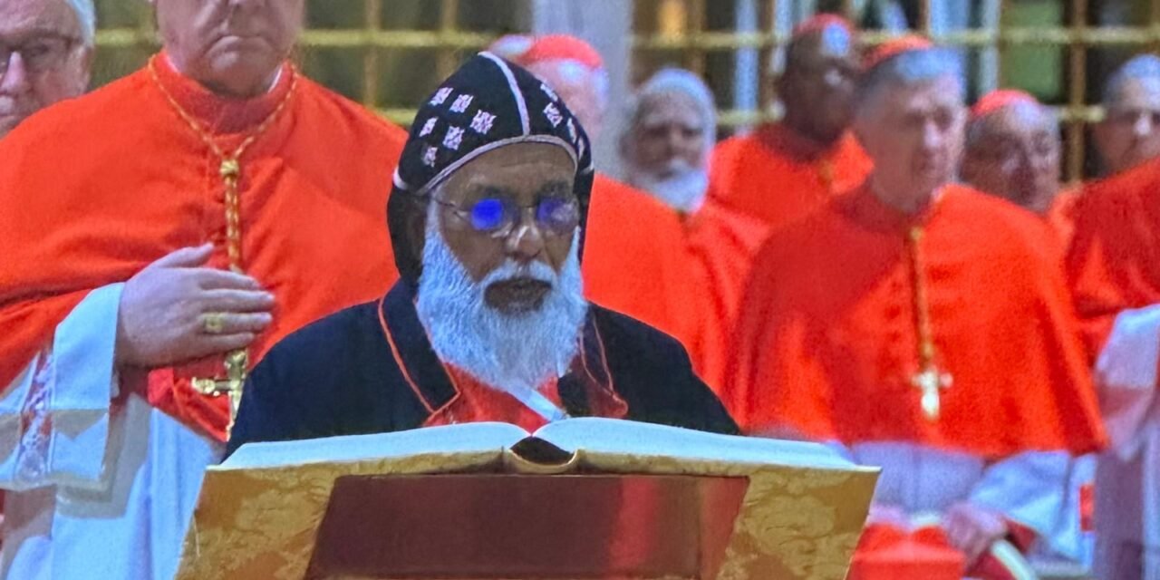 കർദിനാൾമാർ ബൈബിളിൽ തൊട്ടു സത്യംചെയ്ത ശേഷം  വോട്ടെടുപ്പ്.; പുതിയ പാപ്പയെ കാത്ത് ലോകം, കോൺക്ലേവ് തുടങ്ങി