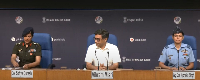 സൈന്യം വാർത്താ സമ്മേളനം ആരംഭിച്ചത് പാക് ഭീകരാക്രമണ ദൃശ്യങ്ങൾ കാണിച്ച്