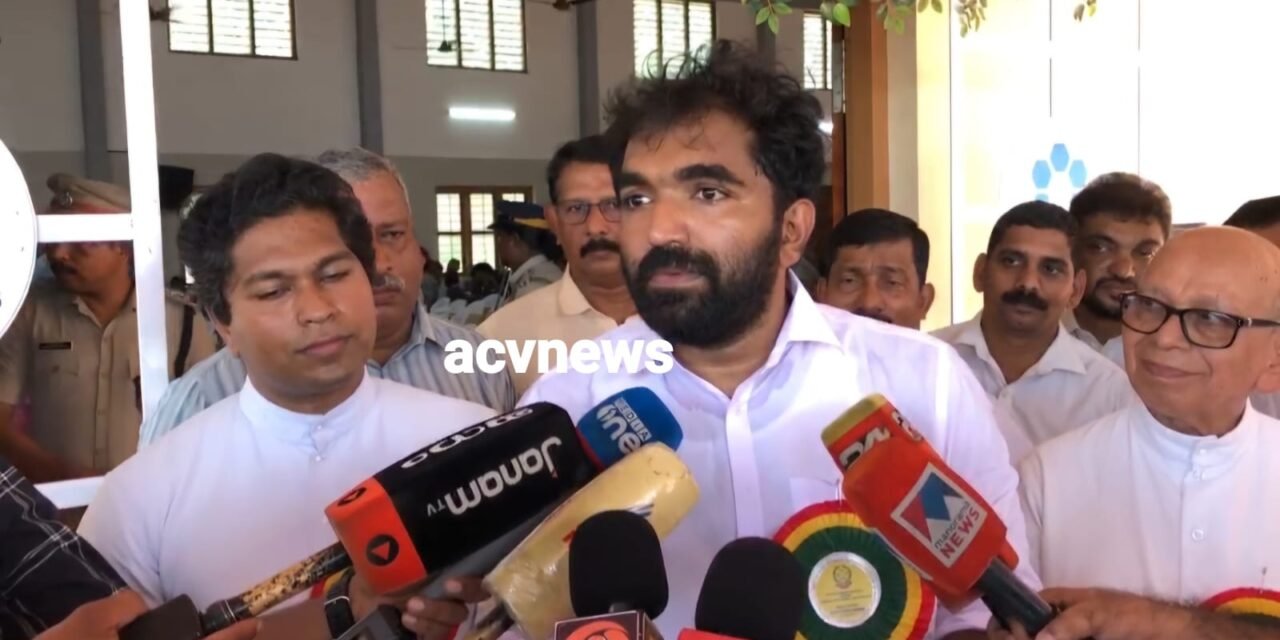 മഹാരാഷ്ട്ര ഗവർണർ പുതുപ്പള്ളി മണ്ഡലത്തിലെ പരിപാടിയിൽ പങ്കെടുത്തതിൽ ഉന്നയിക്കുന്ന വിവാദം അനാവശ്യമെന്ന് ചാണ്ടി ഉമ്മൻ എംഎൽഎ