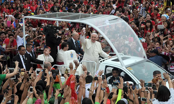 ഗാസയ്ക്കുള്ള ഫ്രാൻസിസ് പാപ്പയുടെ ഏറ്റവും പുതിയ സമ്മാനം: പോപ്പ് മൊബൈൽ ആംബുലൻസാക്കി മാറ്റി