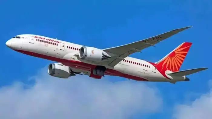 വീണ്ടും എയർ ഇന്ത്യാ വിമാനത്തിന് സാങ്കേതിക തകരാർ; യാത്രക്കാരെ കൊൽത്തയിൽ ഇറക്കി