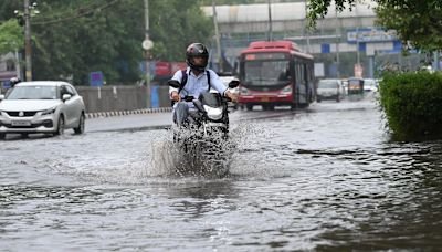 ഇടിമിന്നലോട് കൂടിയ മഴയെത്തും; കണ്ണൂരും കാസർഗോഡും ഓറഞ്ച് അലർട്ട്; ശക്തമായ കാറ്റിന് സാധ്യത