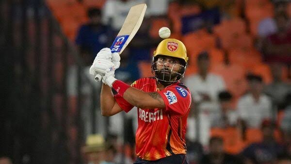 ഐപിഎഎല്ലിലെ രണ്ടാം ക്വാളിഫയറിൽ മുംബൈ ഇന്ത്യൻസിനെ തകർത്ത് പഞ്ചാബ് കിങ്സ് ഫൈനലിൽ