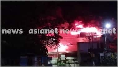 തിരുവനന്തപുരം നഗരത്തില്‍ വന്‍ തീപിടുത്തം; പുതിയ സ്കൂട്ടറുകള്‍ക്ക് അടക്കം തീപിടിച്ചു