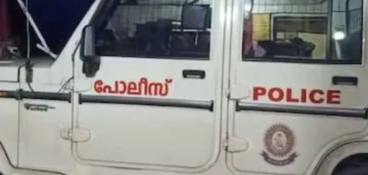 തായ്‌ലൻഡിൽ നിന്ന് വന്യജീവികളെ അനധികൃതമായി കടത്തിക്കൊണ്ടു വന്ന ദമ്പതികളെ നെടുമ്പാശേരി വിമാനതാവളത്തിൽ കസ്റ്റംസ് പിടികൂടി