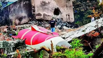 എയർ ഇന്ത്യ വിമാന ദുരന്തം: ബ്ലാക് ബോക്സ് വിദേശത്തേക്ക് അയക്കില്ലെന്ന് കേന്ദ്ര വ്യോമയാന സഹമന്ത്രി